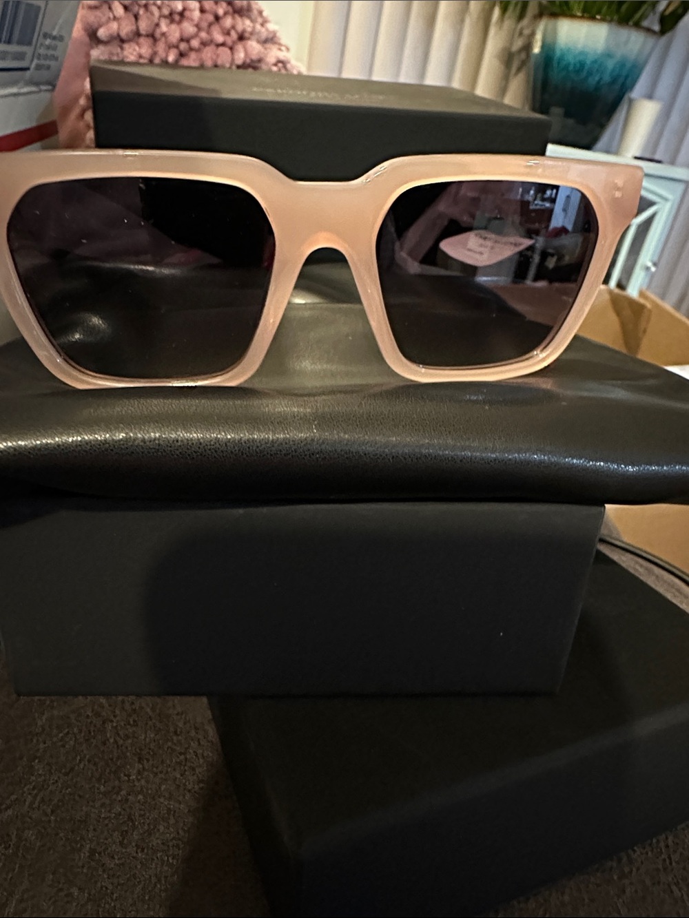 Sleek Pink Square Sunglasses - Stylish Women’s Accessory bu Carolina Lemke